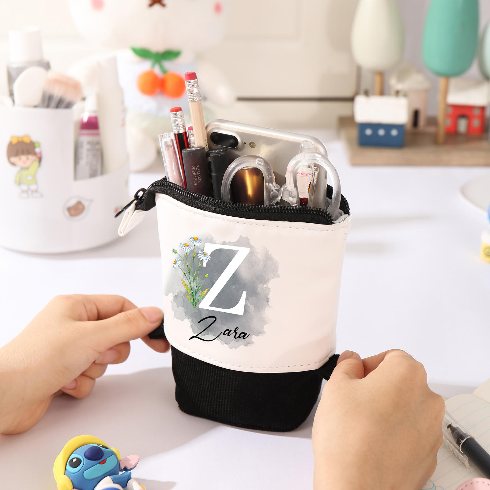 Estuche personalizado con nombre, letra y flor de nacimiento con diseños coloridos para niños