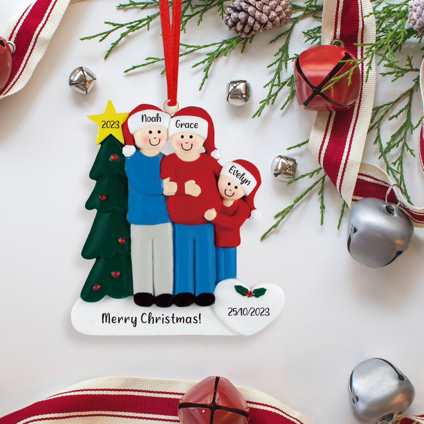Navidad-Muñecos Ornamentos Navideños de Pareja con peque 3 Nombres, Año, Fecha y Texto Personalizados Adorno de Madera-Jessemade ES