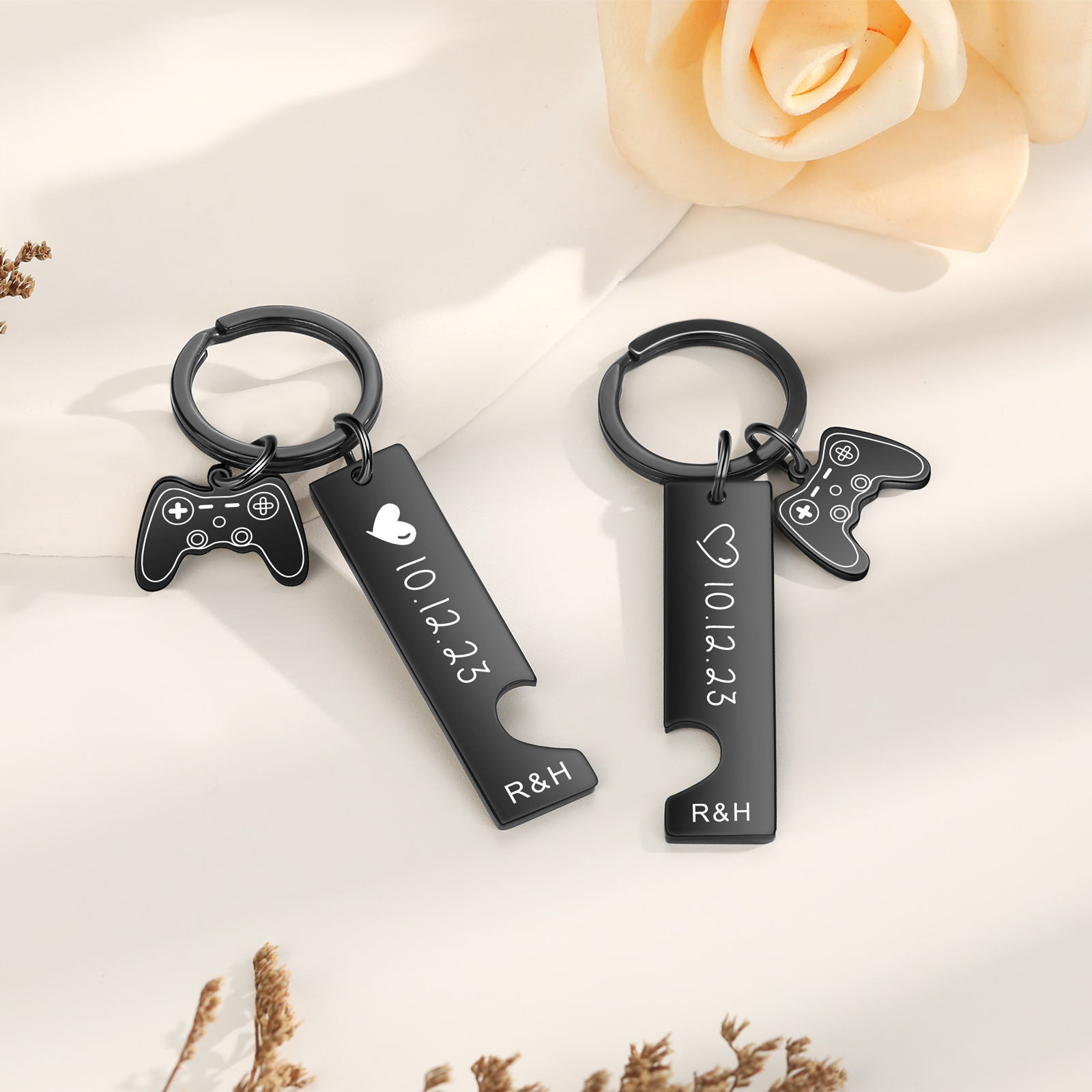 Llavero para pareja corazón 2 letras personalizadas con fecha dije de mando-Jessemade ES