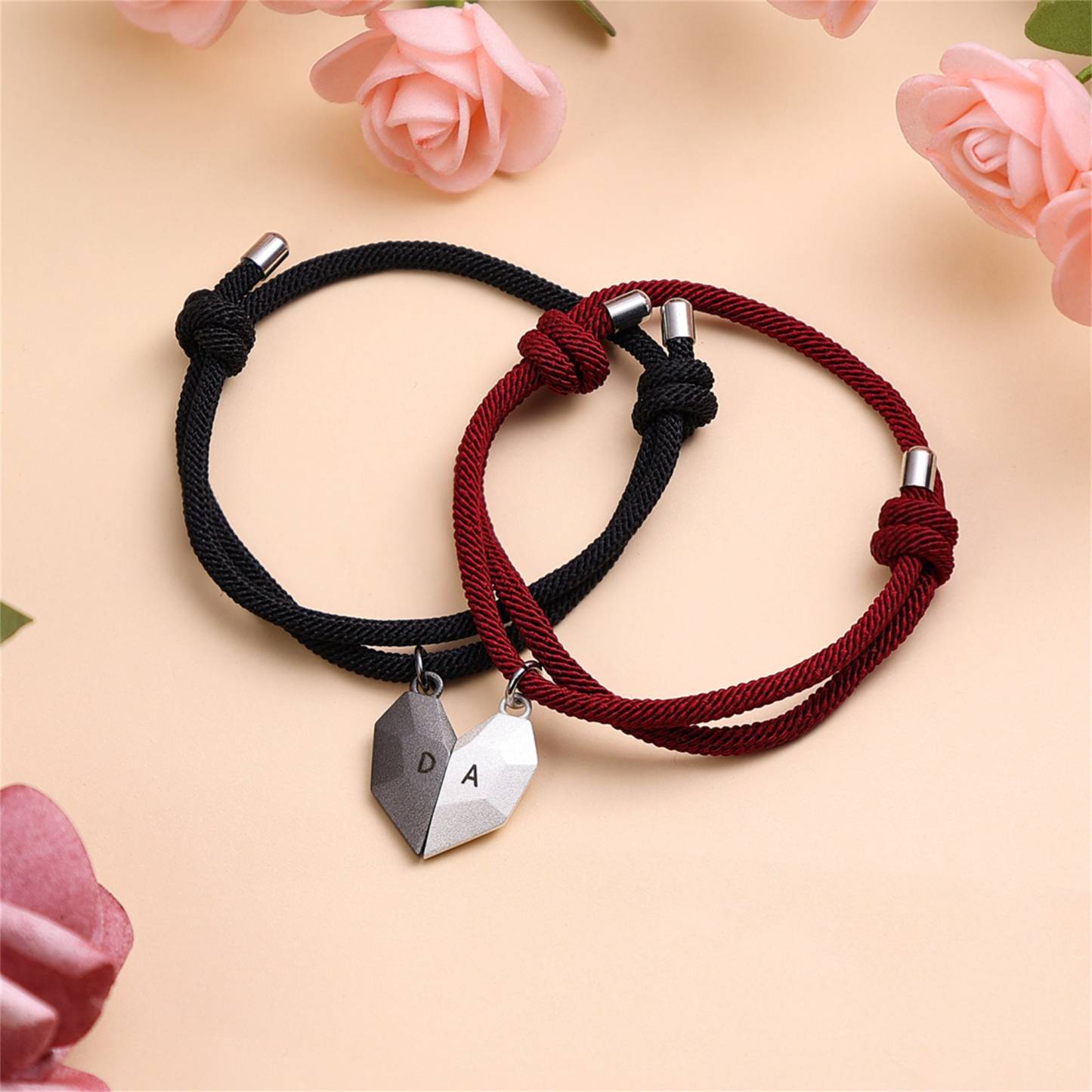 Pulseras de cuerda personalizadas con 2 letras para pareja con dije de corazón magnético | Jessemade