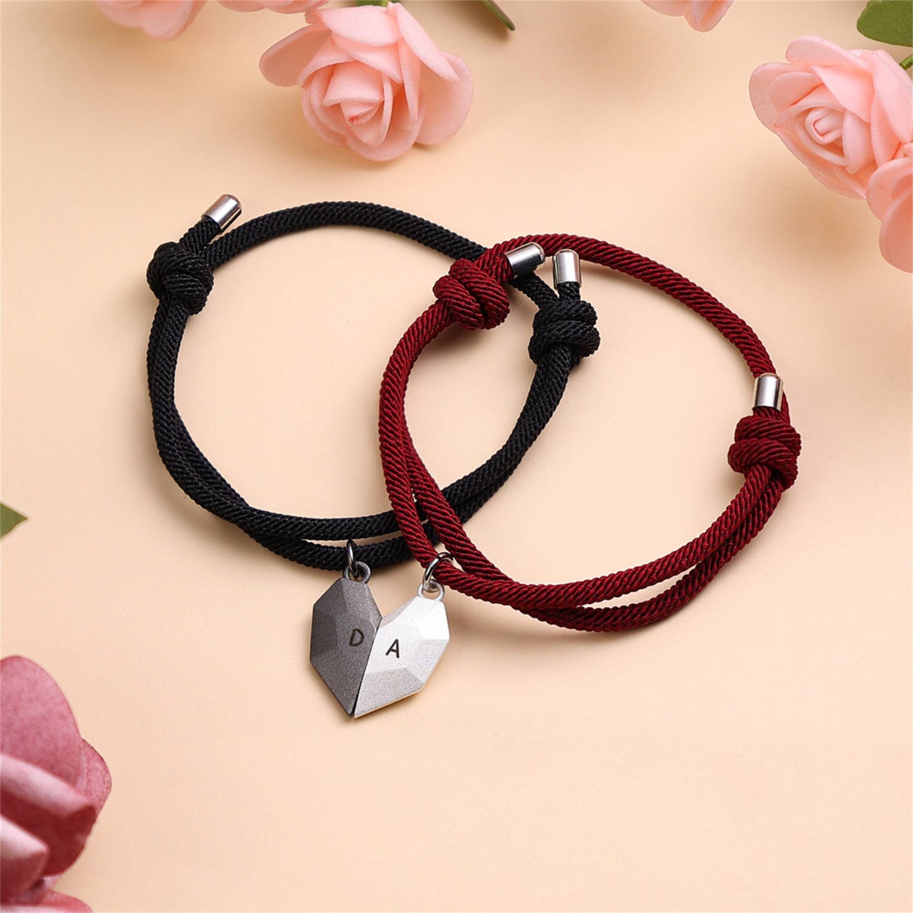 Pulseras de cuerda personalizadas con 2 letras para pareja con dije de corazón magnético | Jessemade