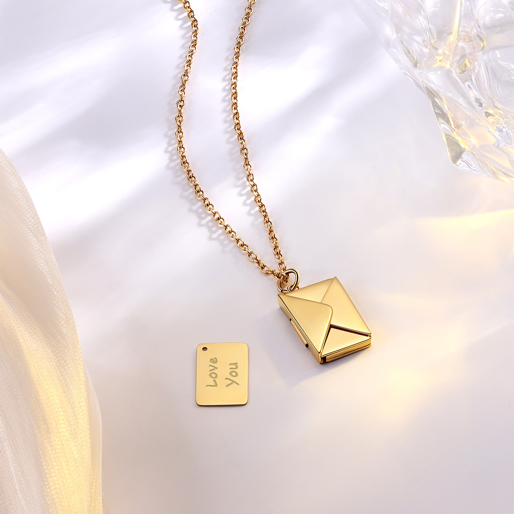 Collar con colgante de sobre con hoja de 1 texto y 1 foto personalizados