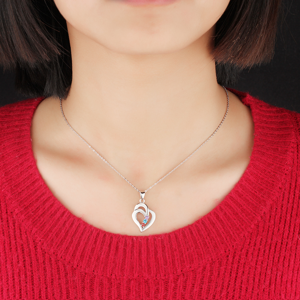 Collar para mujer de corazón de plata 925 personalizado con 3 piedras de nacimiento y 3 nombres