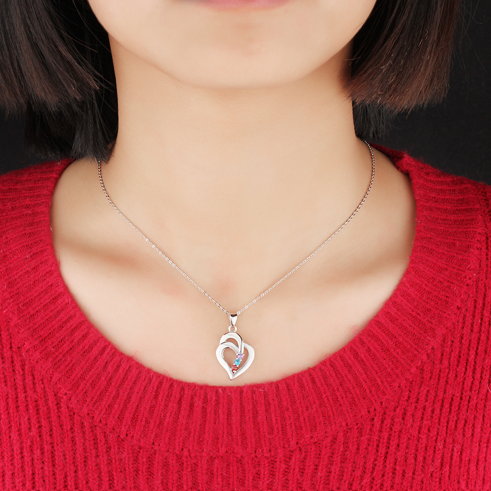 Collar para mujer de corazón de plata 925 personalizado con 3 piedras de nacimiento y 3 nombres