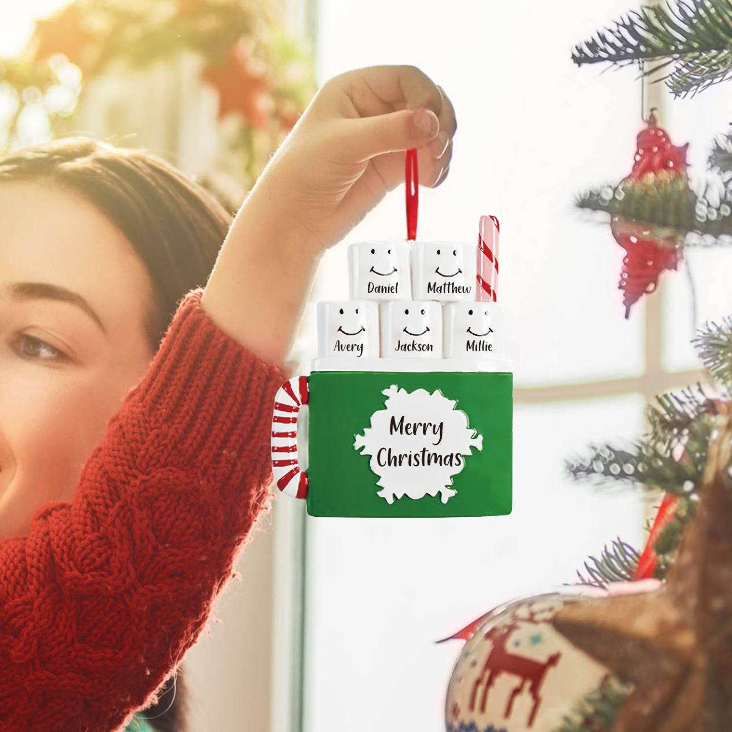 Navidad-Ornamento muñecos navideño de madera taza 5 nombres y 1 texto personalizados adorno del árbol-Jessemade ES