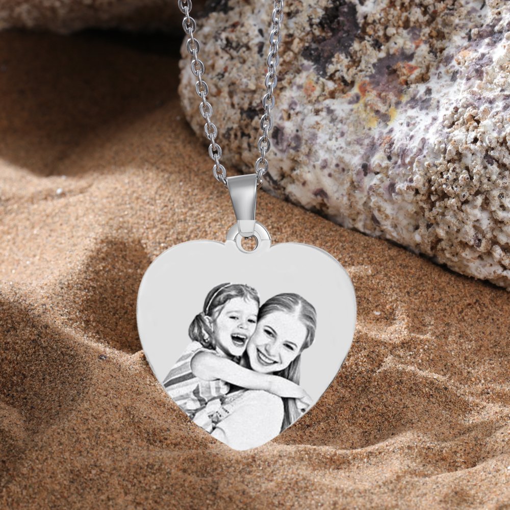 Collar de corazón con 1 foto personalizada y 1 nombre