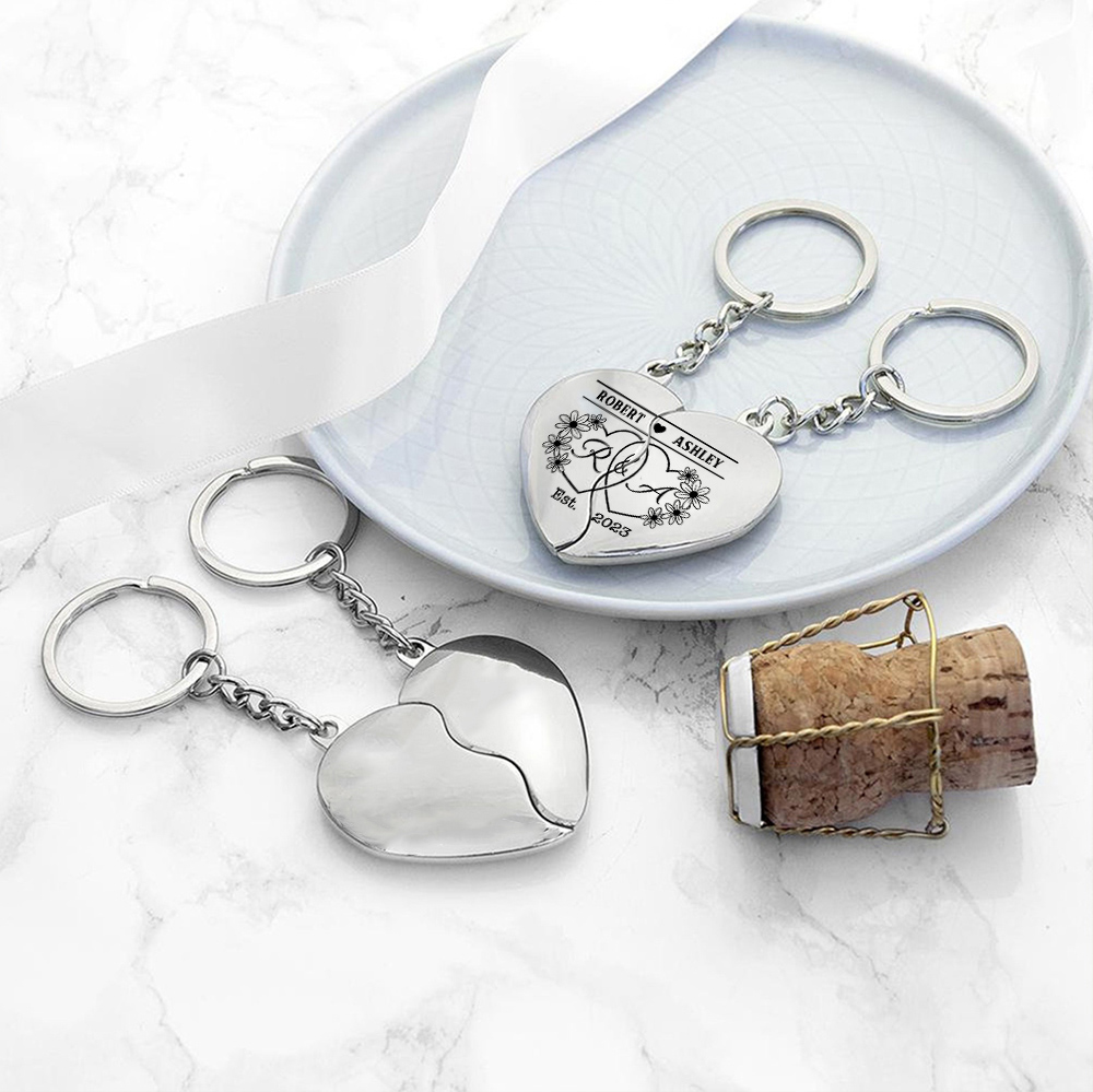 Llavero de corazón para pareja "Juntos un corazón completo" 2 nombres y 2 letras personalizados con año-Jessemade ES