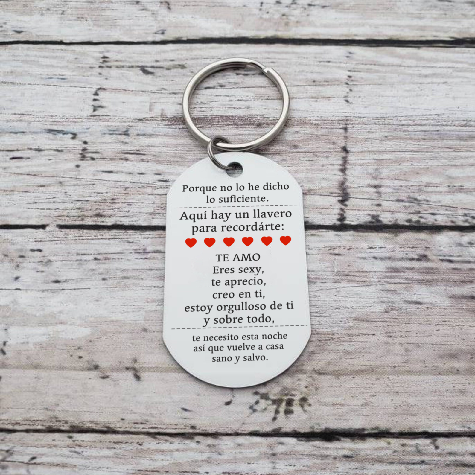 Llavero de pareja abrazada personalizado con 2 nombres y ropas | Jessemade