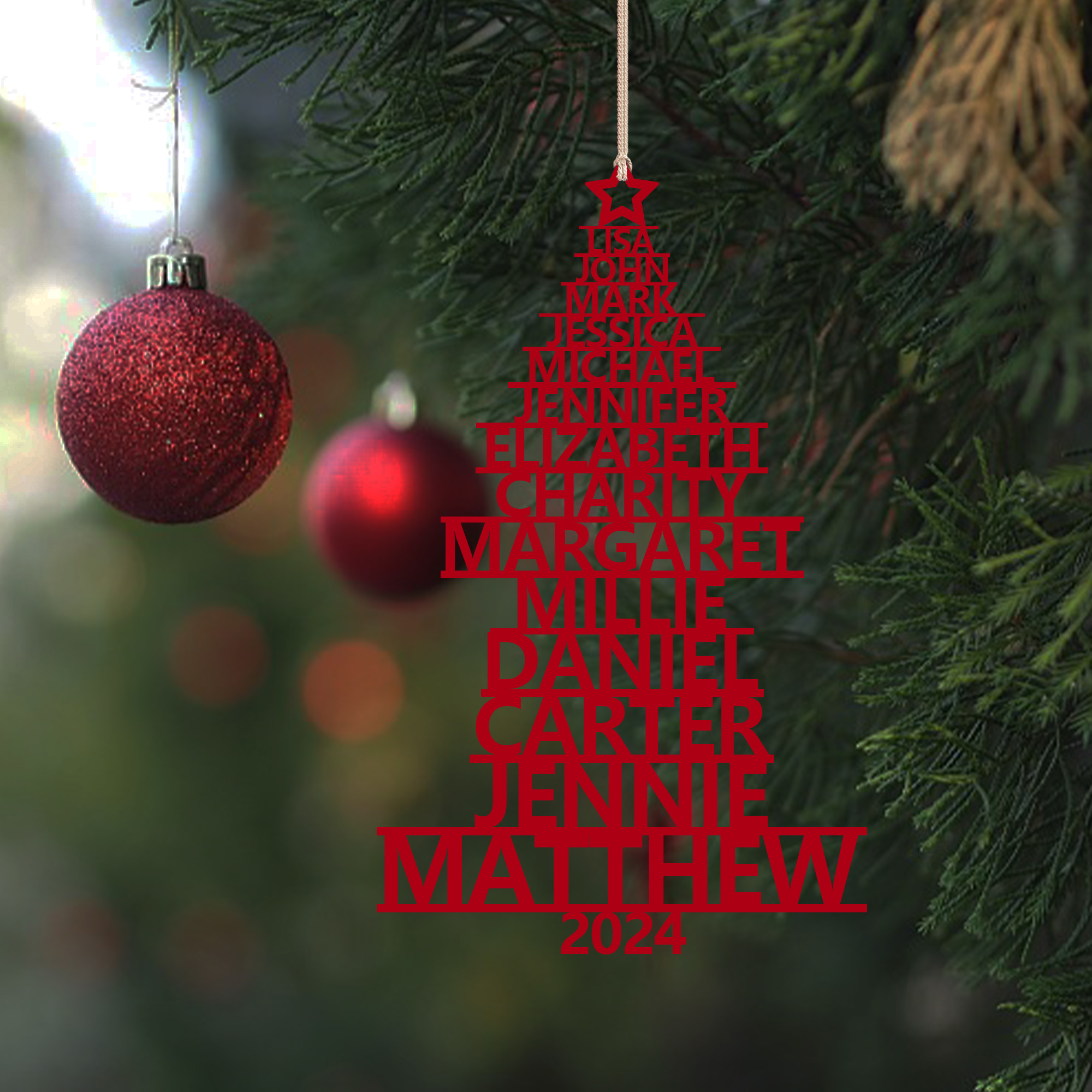 Ornamento navideño de madera árbol de nombres con 14 nombres y año personalizados