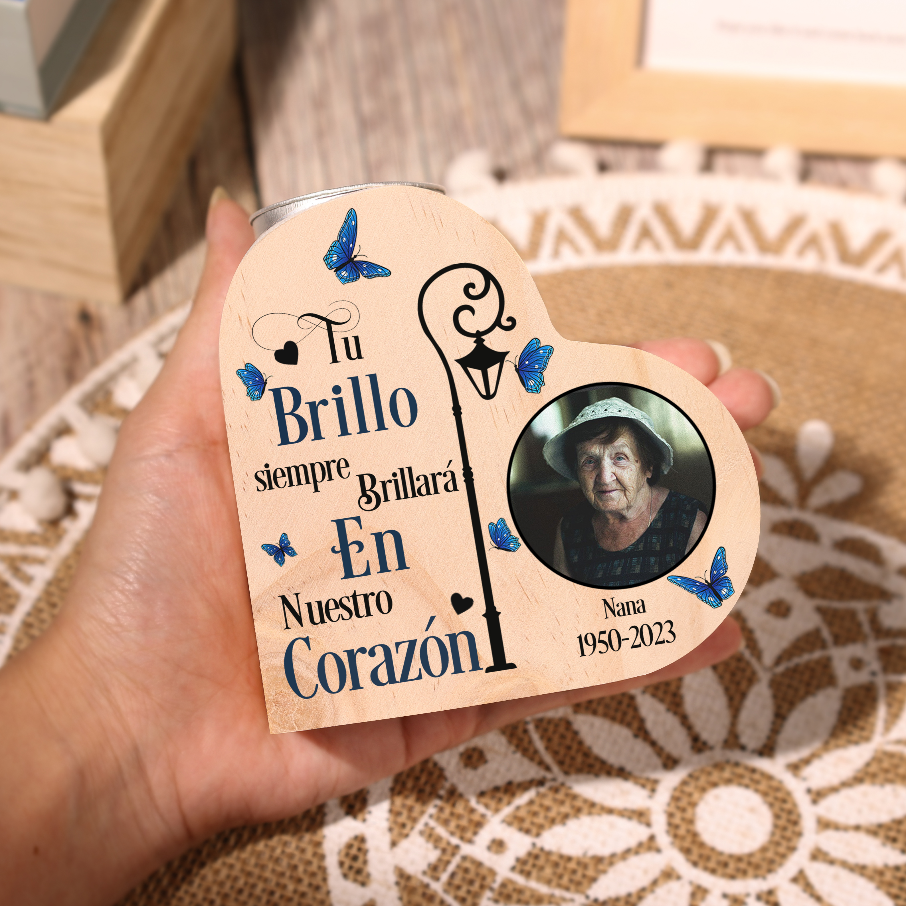 Candelero de corazón en memoria de ser querido de madera foto, nombre y año personalizados sin vela