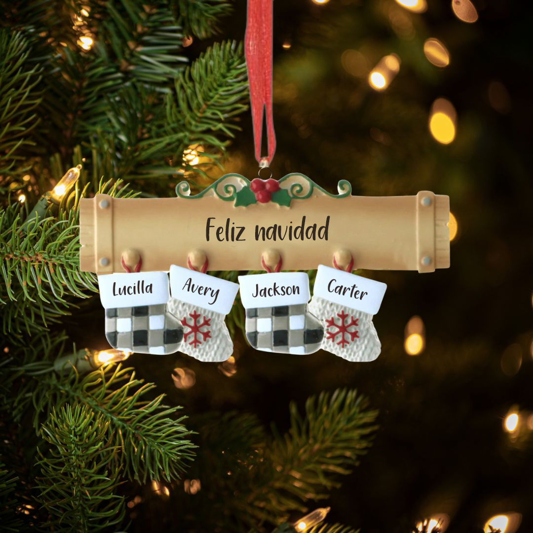 Navidad-Ornamento muñecos navideño de madera calcetines 4 nombres y 1 texto personalizados adorno del árbol-Jessemade ES