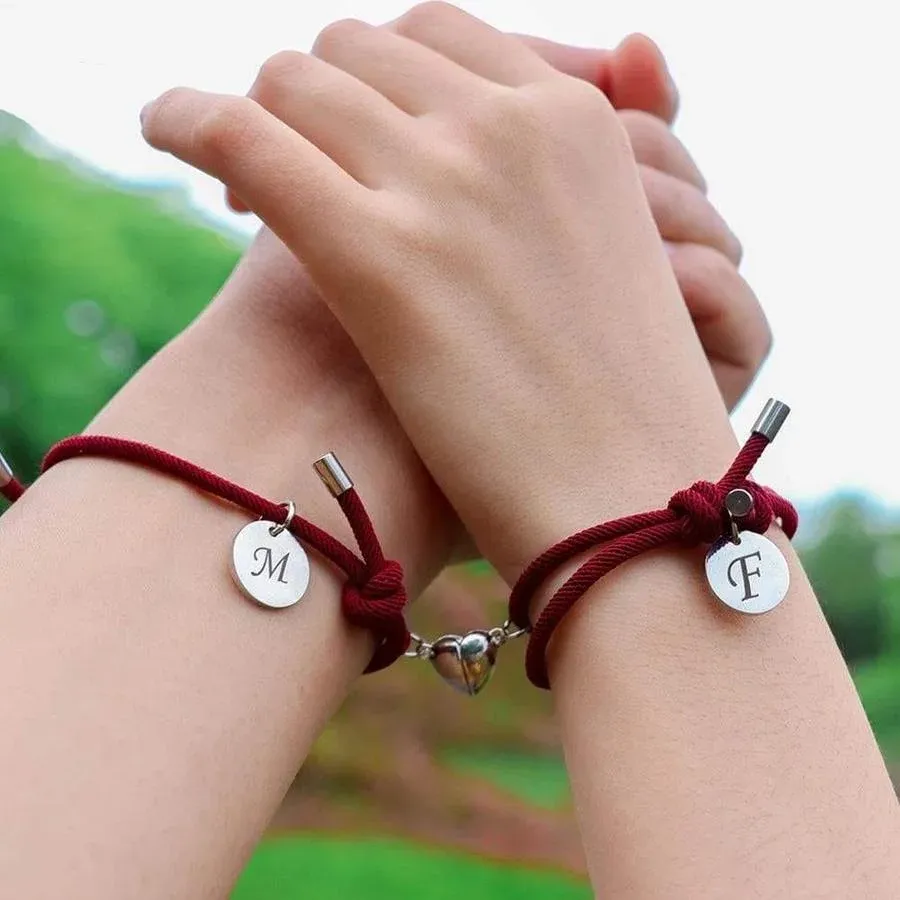 Pulseras de cuerda para pareja con dije de corazón magnético 2 letras personalizadas-Jessemade ES