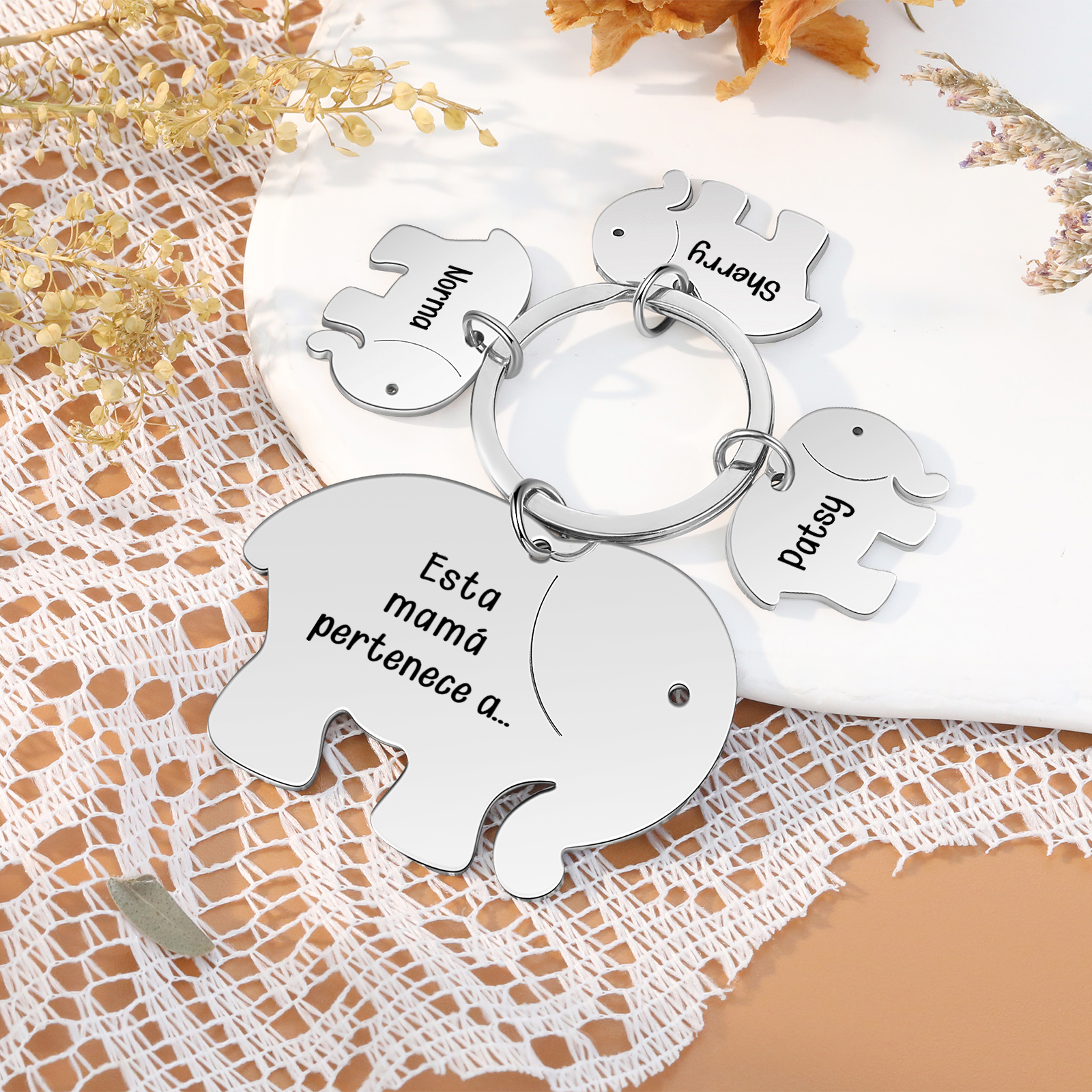 A mi mamá/abuela - Llavero con 3 nombres personalizados en elefantes con texto-Jessemade ES