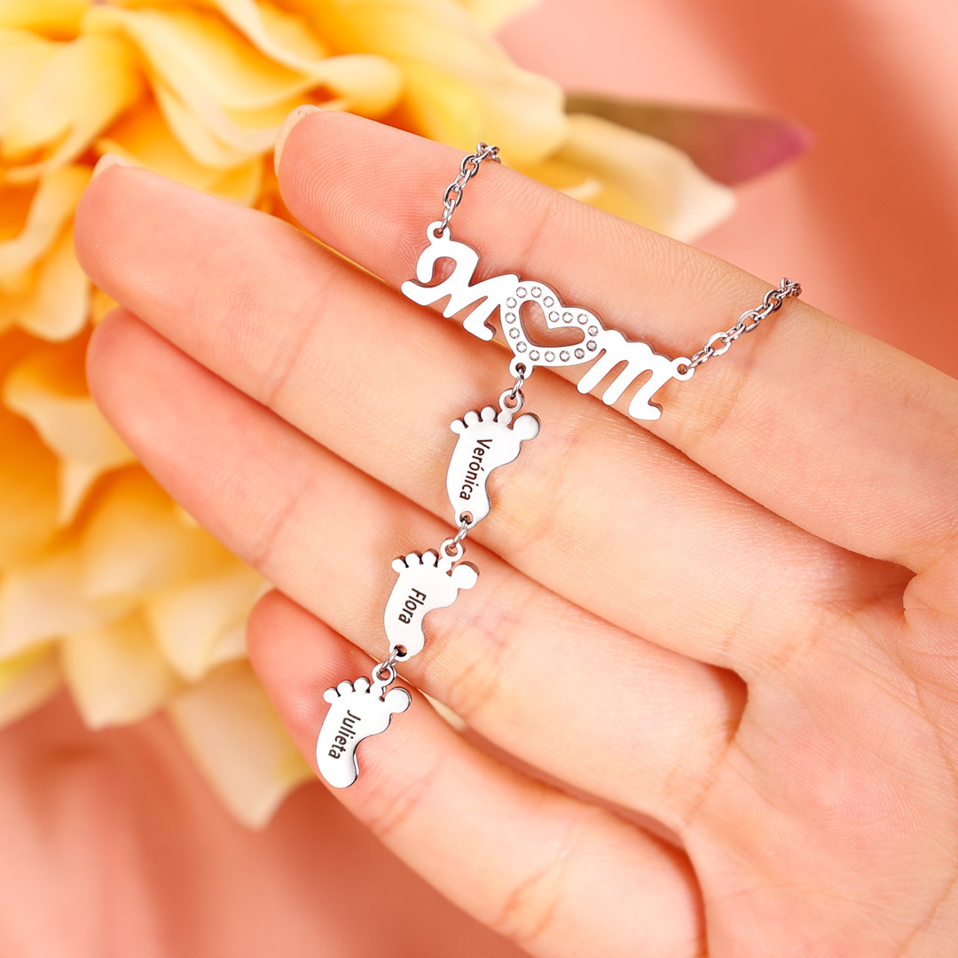 Collar "MoM" con colgante de huellas personalizadas con 3 nombres-Jessemade ES