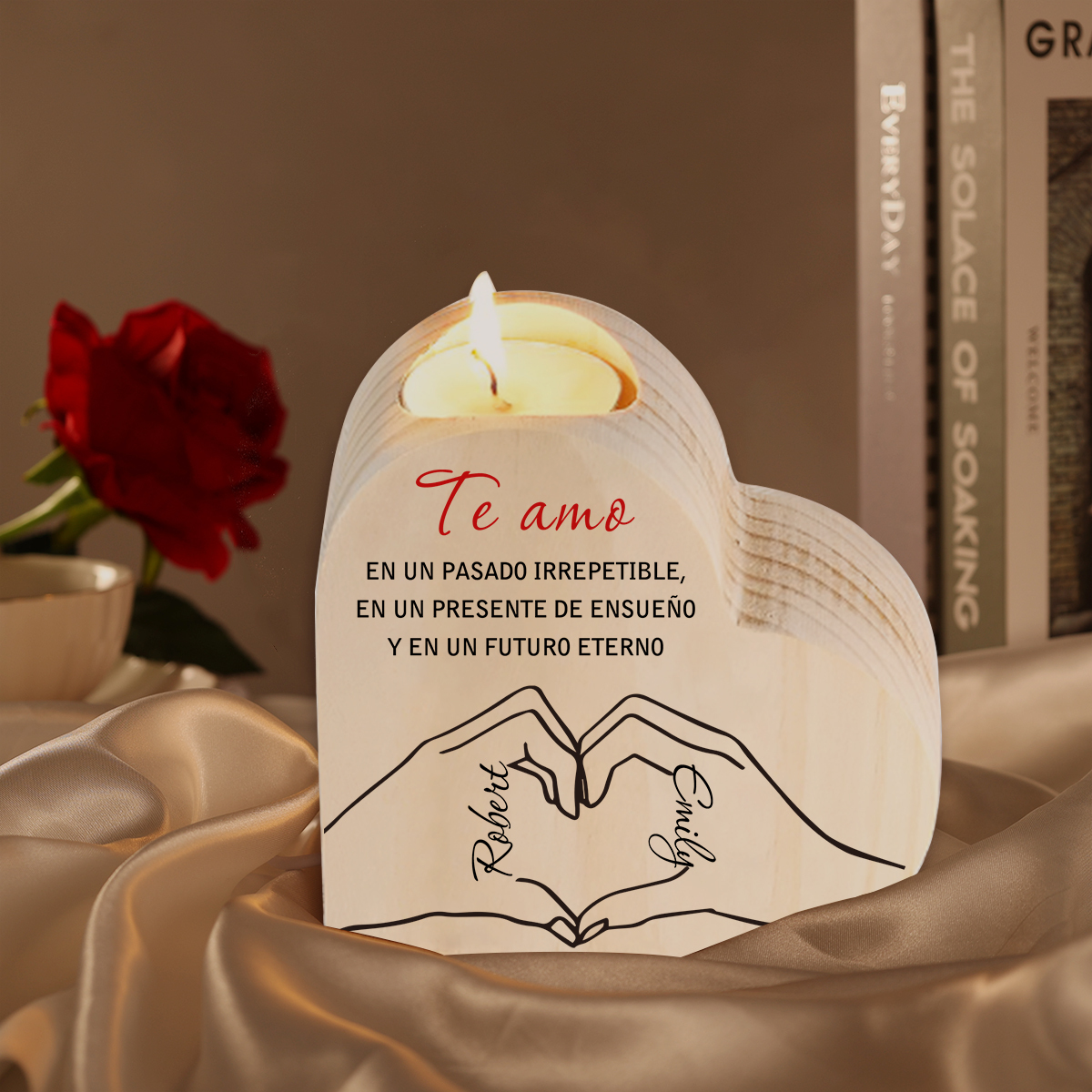 Candelero de madera posando corazón con manos para pareja sin vela personalizado con 2 nombres-Jessemade ES