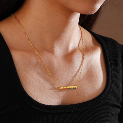 Collar con colgante de placa con 1-4 piedras de nacimiento personalizadas con texto-Jessemade ES