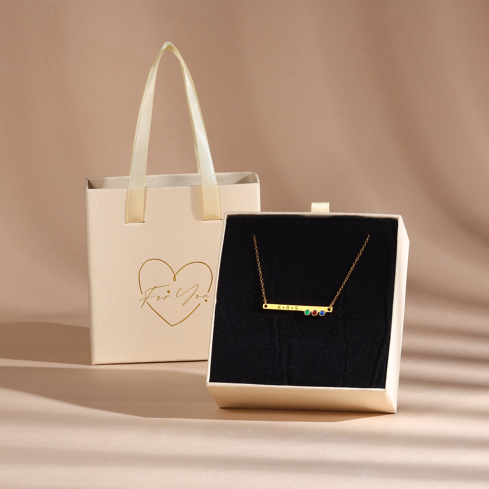 Collar con colgante de placa con 1-4 piedras de nacimiento personalizadas con texto-Jessemade ES