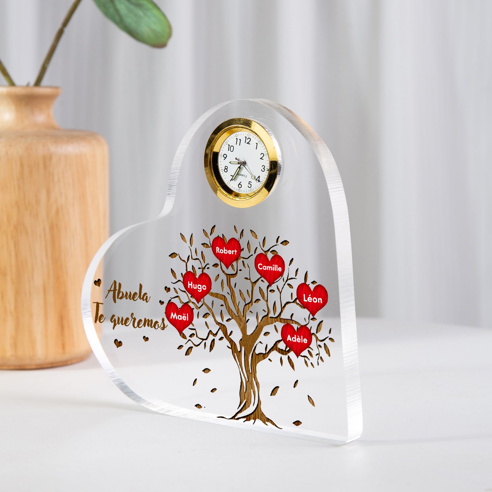 A mi abuela-Placa acrílica en forma acorazonada con un reloj 6 nombres personalizados