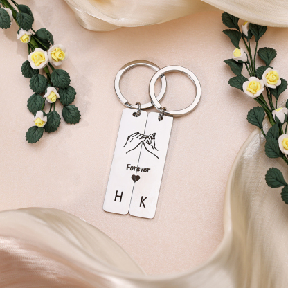 Con caja Navidad - Llavero para pareja dedos cogidos 2 letras en personalizar-Jessemade ES