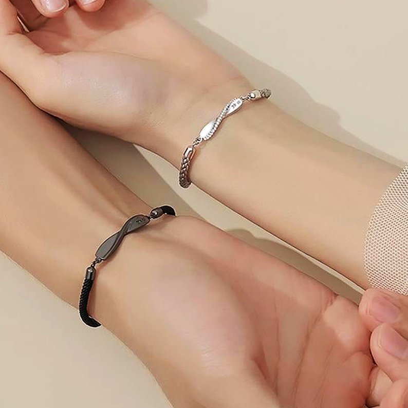 Pulseras de infinito para pareja 2 nombres personalizados de acero inoxidable