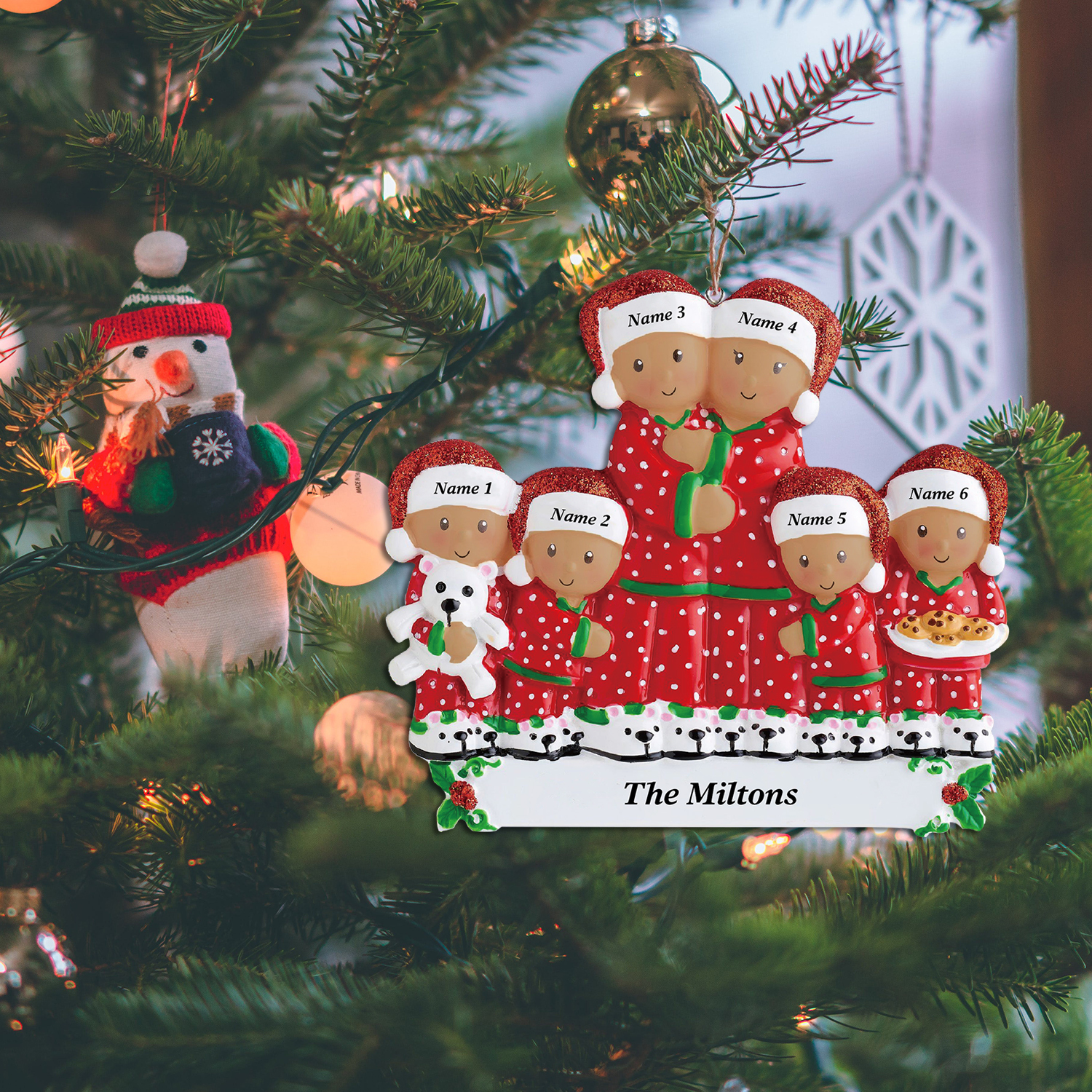 Navidad-Muñecos Piel Bronceada Ornamentos Navideños Familiar 7 Nombres con Texto Personalizados Adorno de Madera