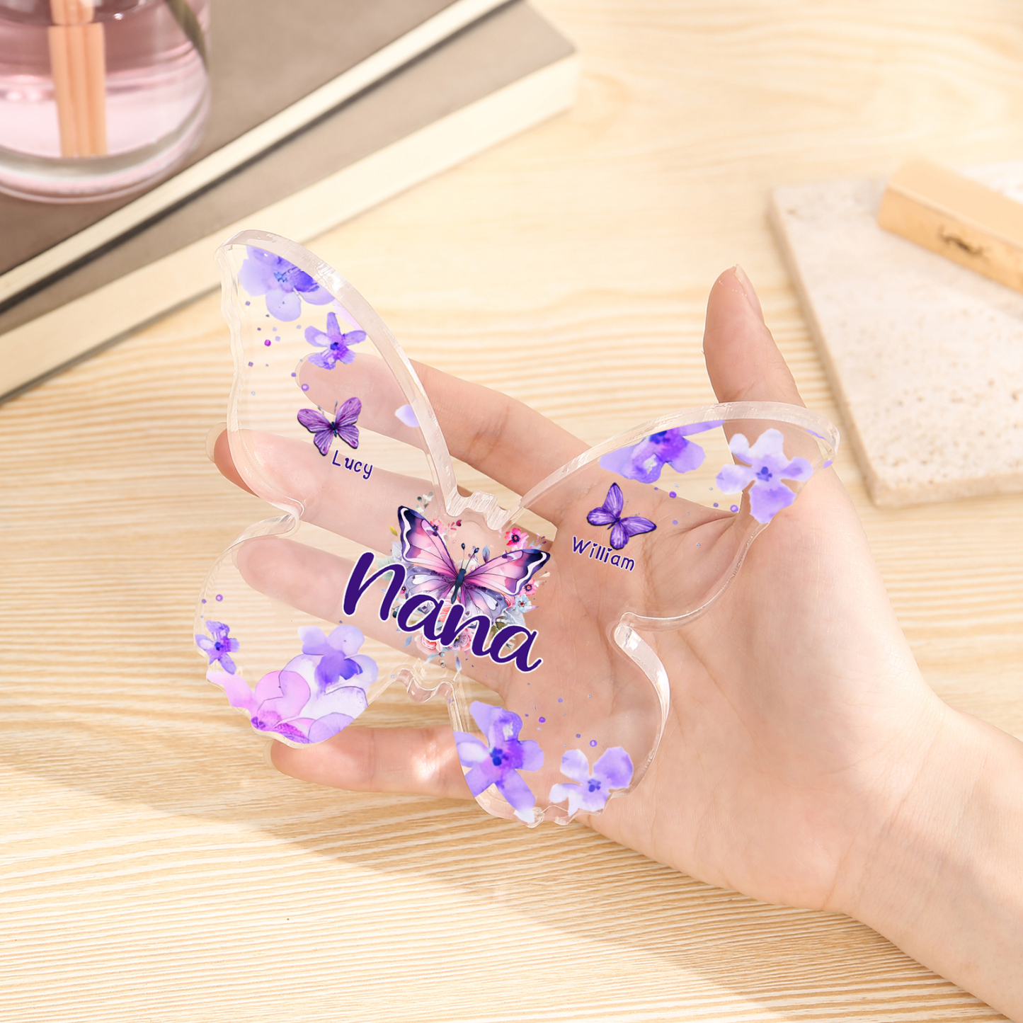 A mi mamá/abuela-Placa de acrílico "Mariposas" en forma de mariposa 2 nombres y 1 texto personalizados-Jessemade ES