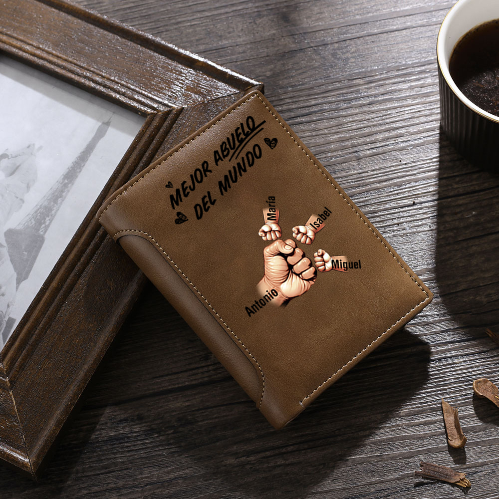 Cartera personalizada con nombres y diseño de puños – Regalo único y práctico