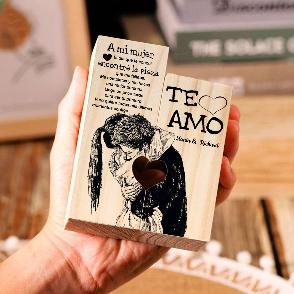 A mi mujer-Candelero de pareja abrazada de madera de dos piezas sin candela con 1 texto personalizado-Jessemade ES