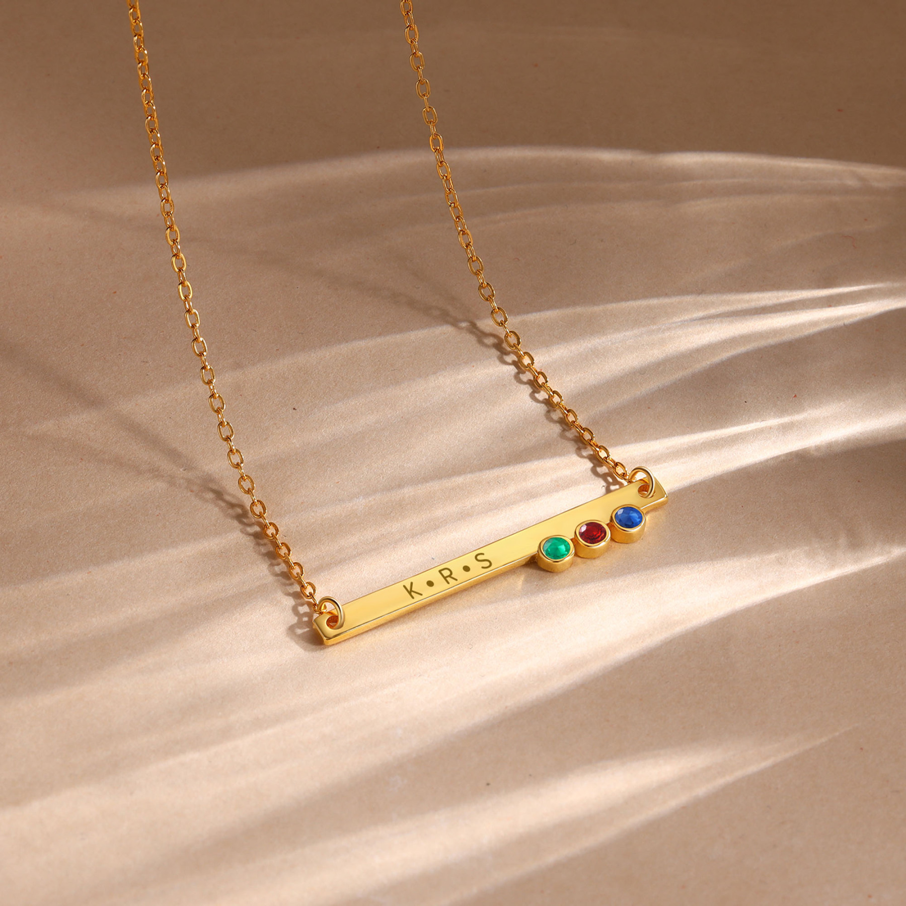 Collar con colgante de placa con 1-4 piedras de nacimiento personalizadas con texto-Jessemade ES