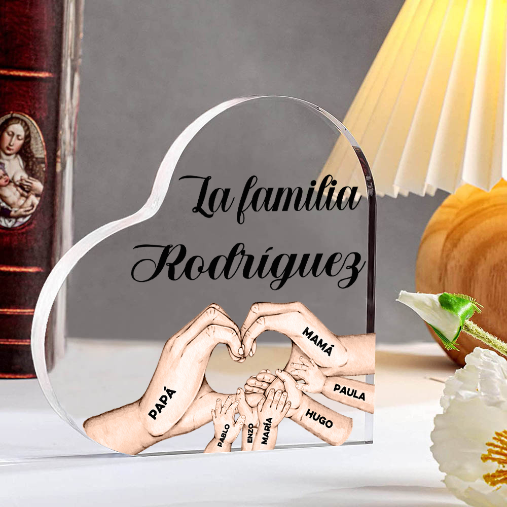 Placa de acrílico en forma de corazón mano a mano con 1 texto y 7 nombres personalizados-Jessemade ES