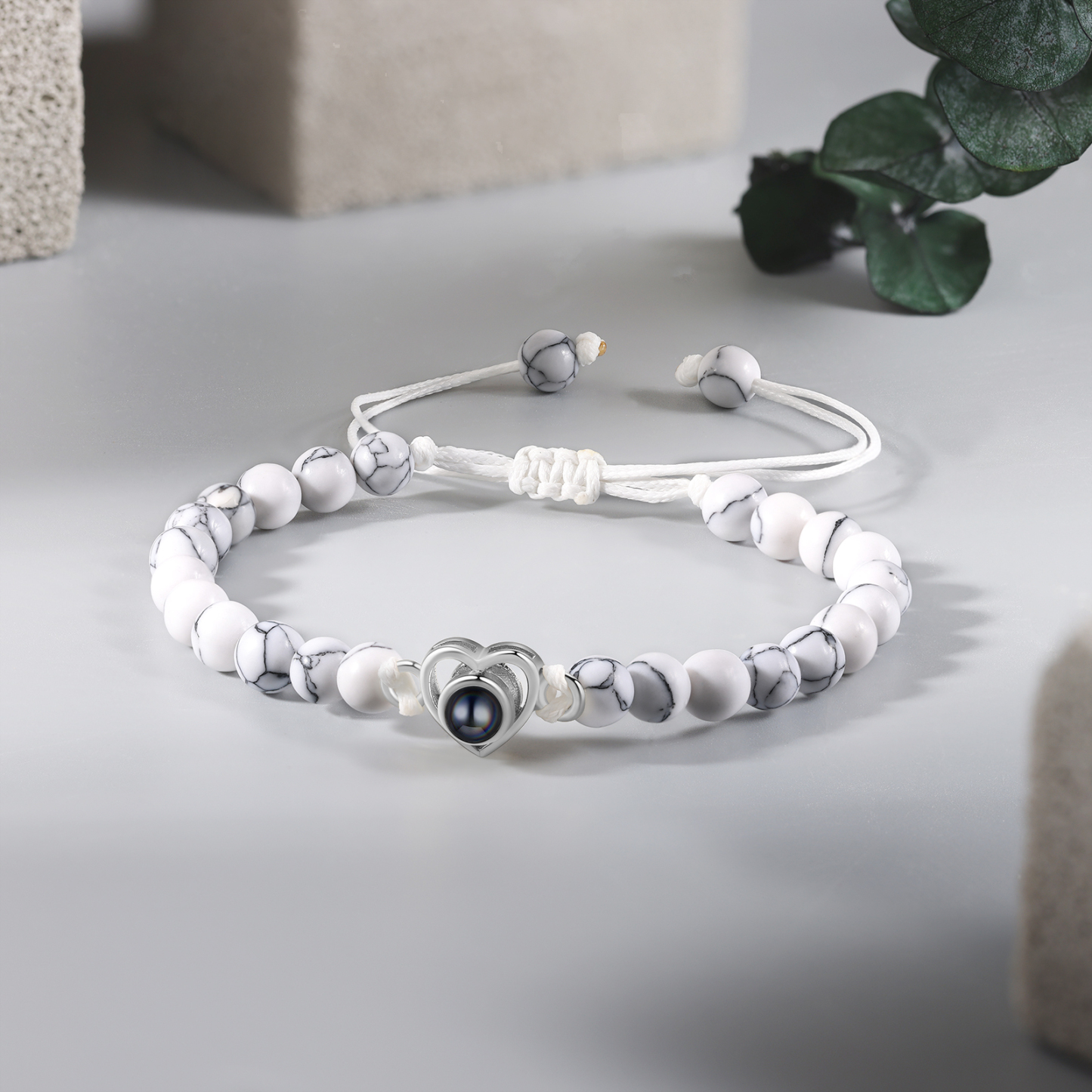 Pulsera de turquesa blanca sintética con proyección de foto en color con dije de corazón pulsera ajustable-Jessemade ES