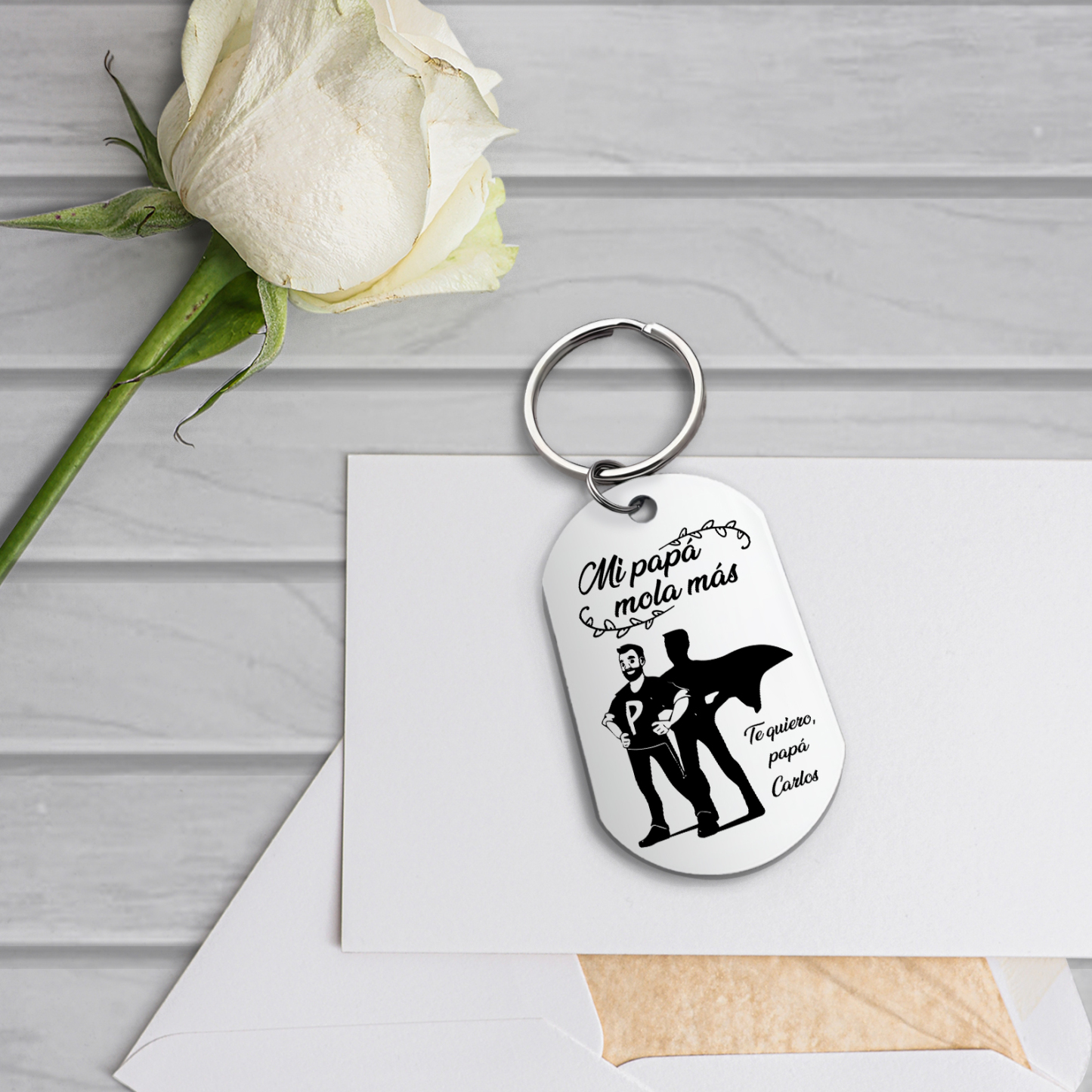 A mi papá-Llavero de placa con superhombre personalizado con 1 nombre-Jessemade ES