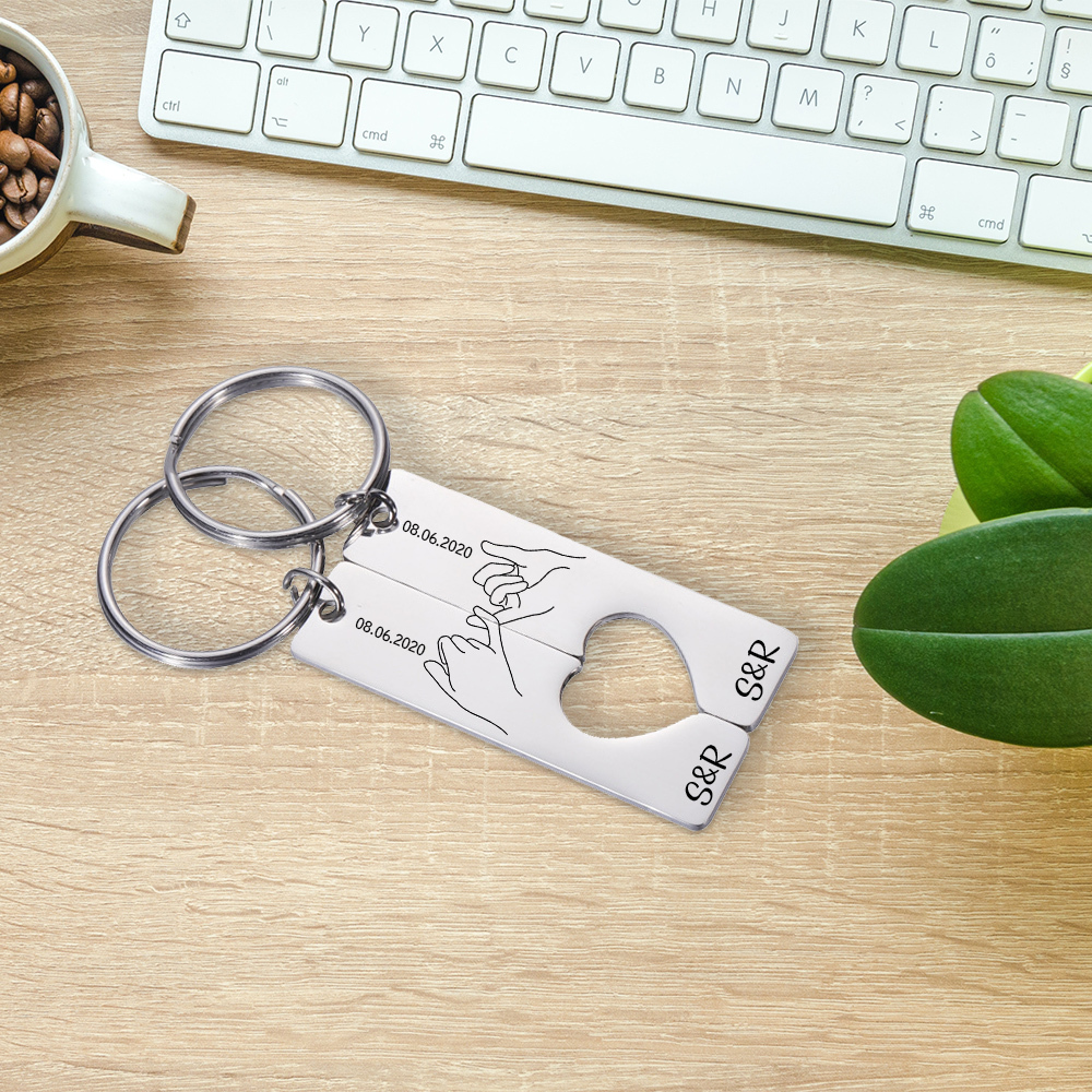 A mi querido-Llavero con corazón encajado para pareja pinky swear 2 letras personalizadas con fecha-Jessemade ES