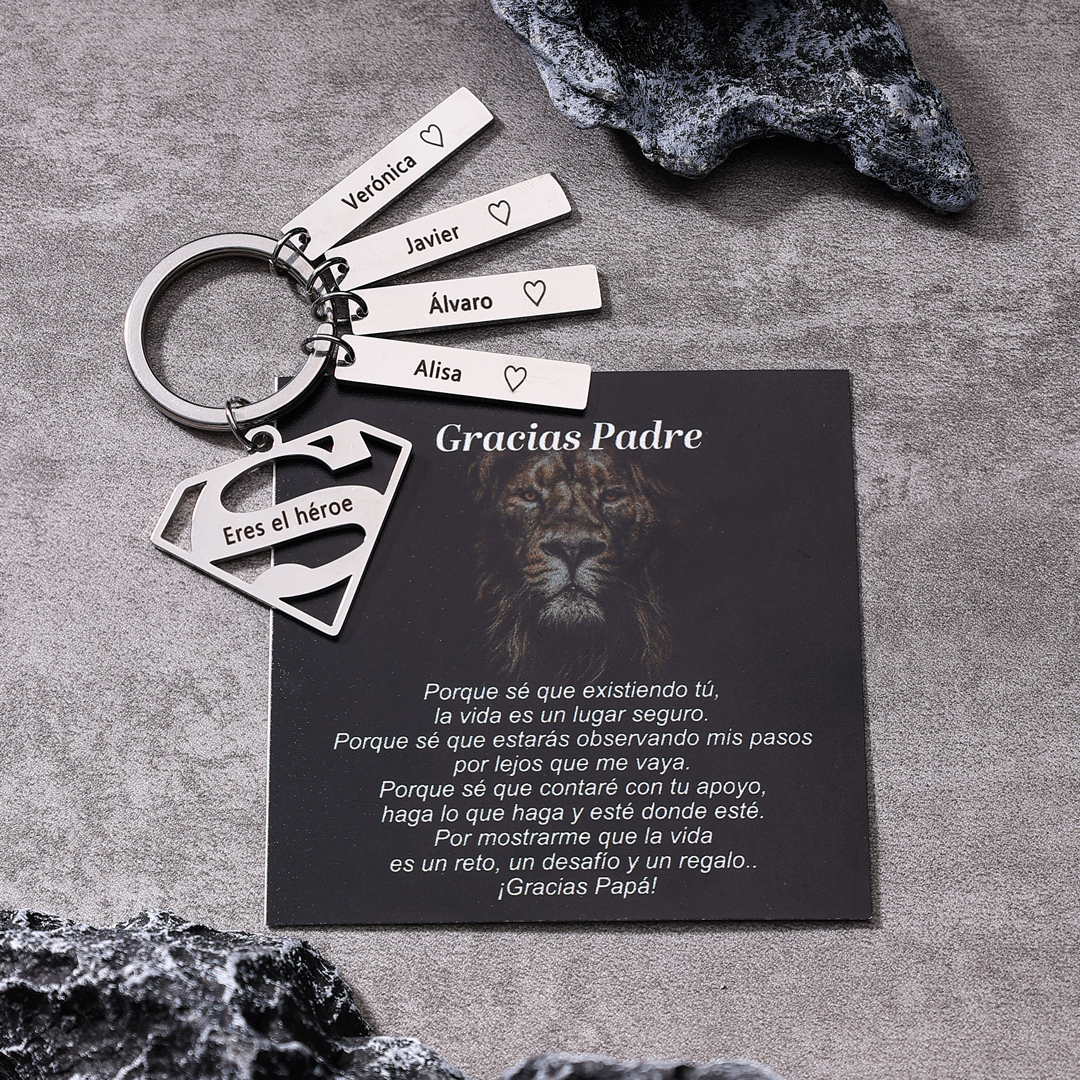 A mi papá - Llavero Superman con 4 nombres personalizados con texto-Jessemade ES