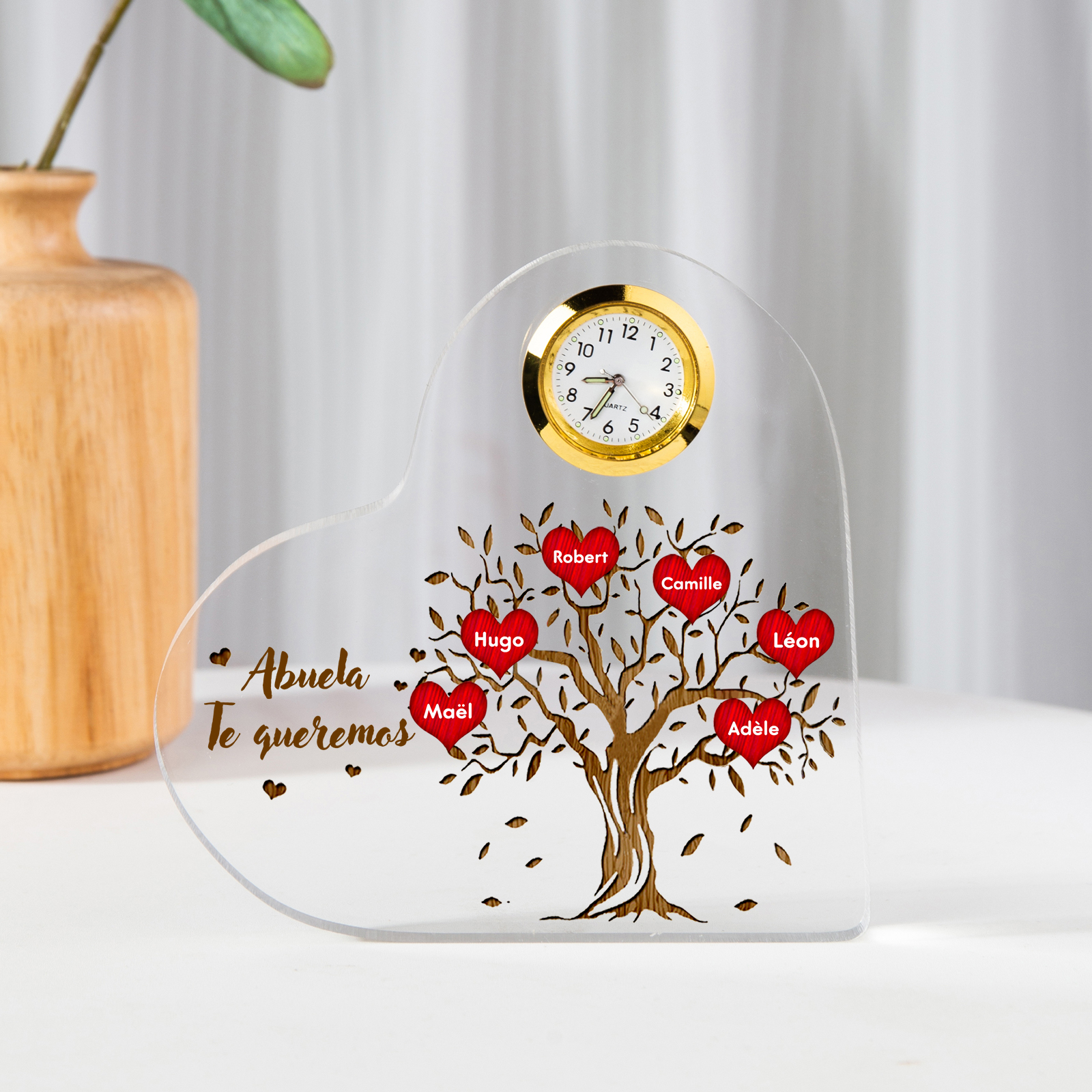 A mi abuela-Placa acrílica en forma acorazonada con un reloj 6 nombres personalizados