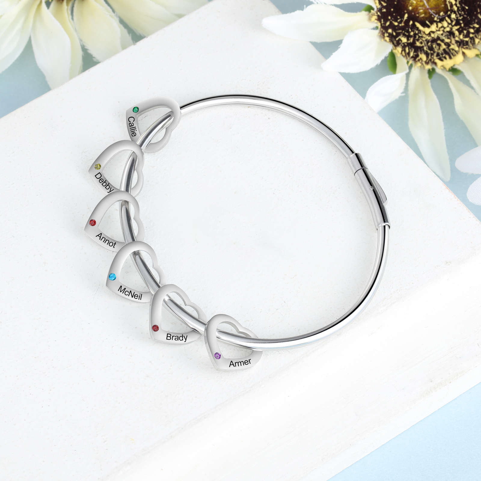 Pulsera con colgantes de corazón personalizados con 6 nombres y 6 piedras de nacimiento | Jessemade