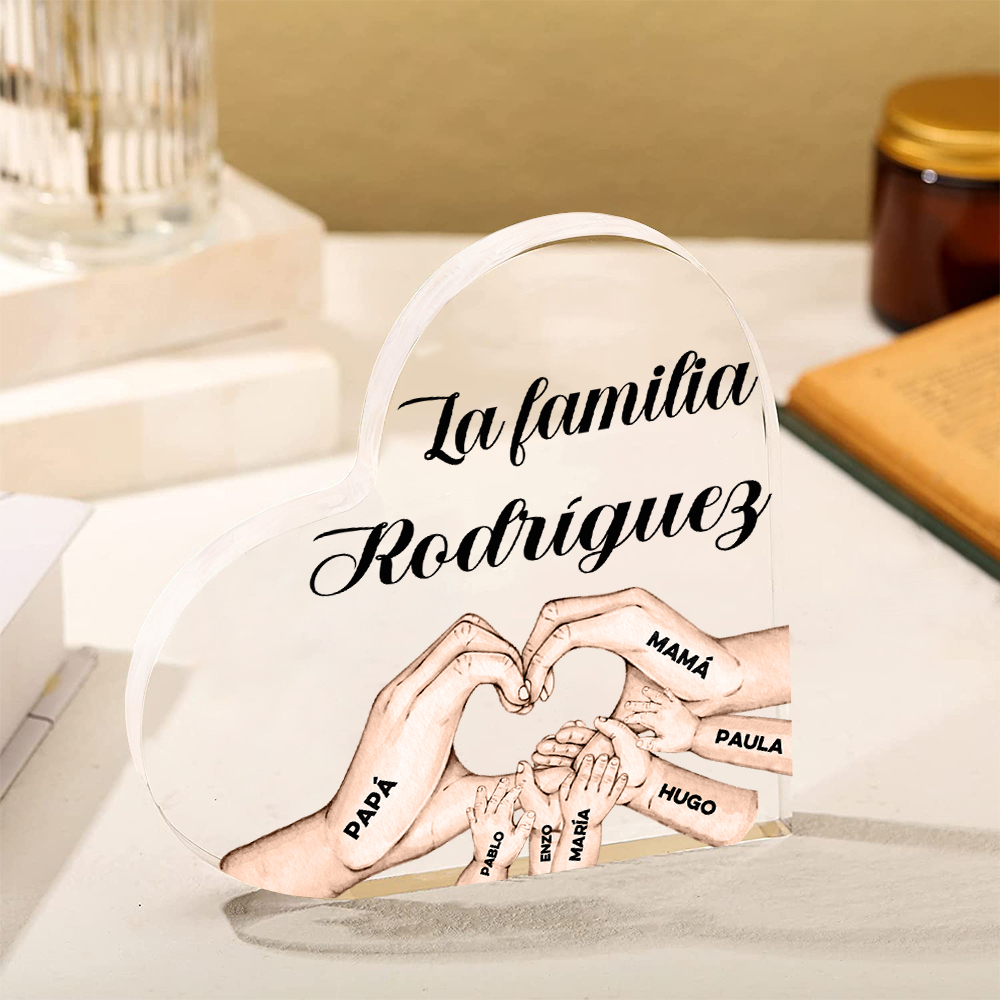 Placa de acrílico en forma de corazón mano a mano con 1 texto y 7 nombres personalizados-Jessemade ES