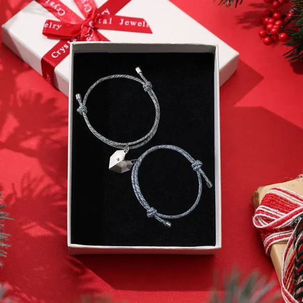 Pulseras de cuerda personalizadas con dos letras para pareja con dije de corazón magnético | Jessemade
