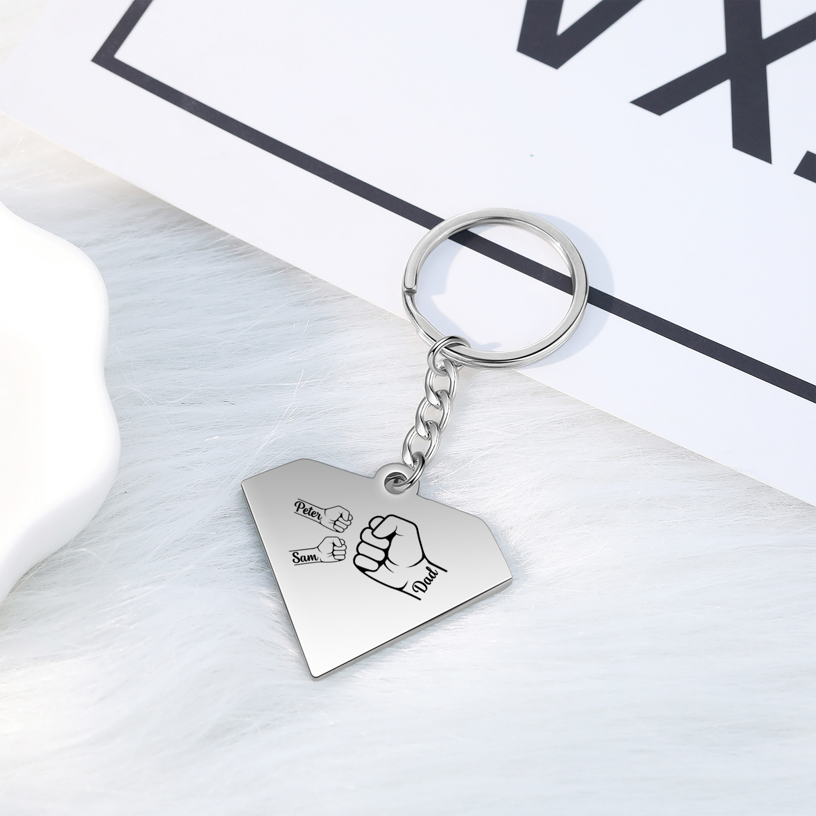 Llavero en forma de Superman puño con puño con 2 nombres personalizados con texto-Jessemade ES