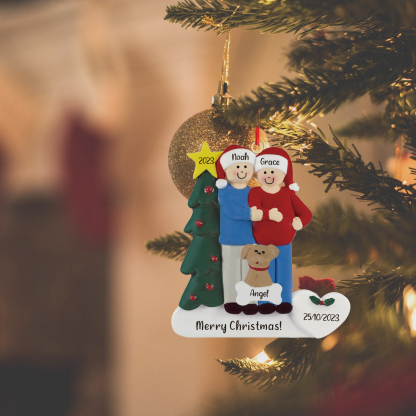 Navidad-Muñecos Ornamentos Navideños de Pareja con Perro 3 Nombres, Año, Fecha y Texto Personalizados Adorno de Madera-Jessemade ES