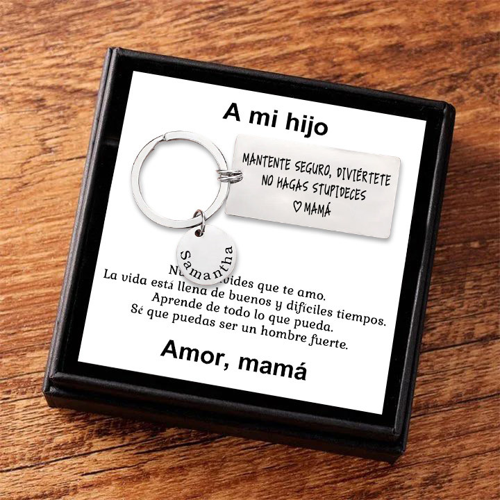 Llavero de placa "MANTENTE SEGURO, DIVIÉRTETE, NO HAGAS STUPIDECES" a hijo de padres 1 nombre personalizado-Jessemade ES