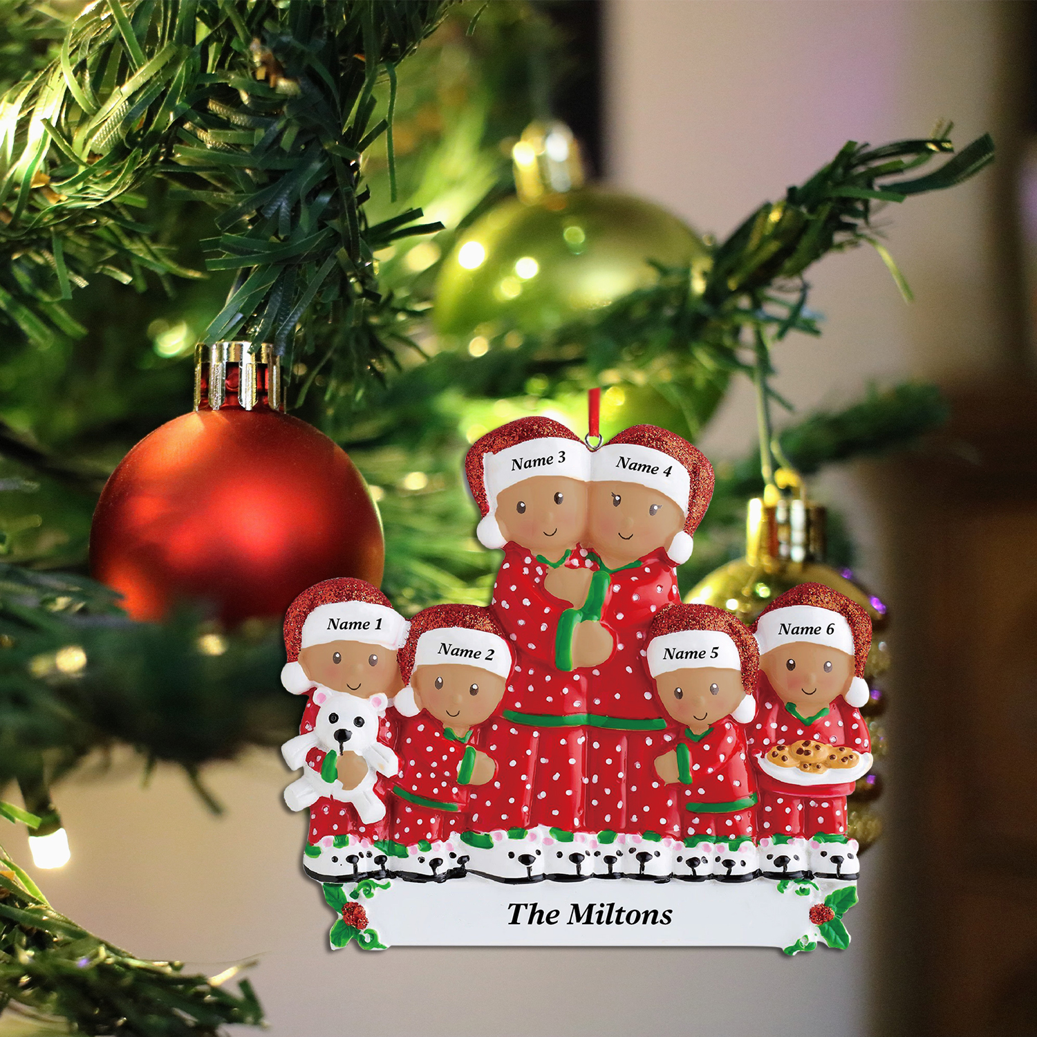 Navidad-Muñecos Piel Bronceada Ornamentos Navideños Familiar 2 Nombres con Texto Personalizados Adorno de Madera