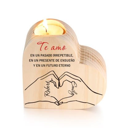 Candelero de madera posando corazón con manos para pareja sin vela personalizado con 2 nombres-Jessemade ES
