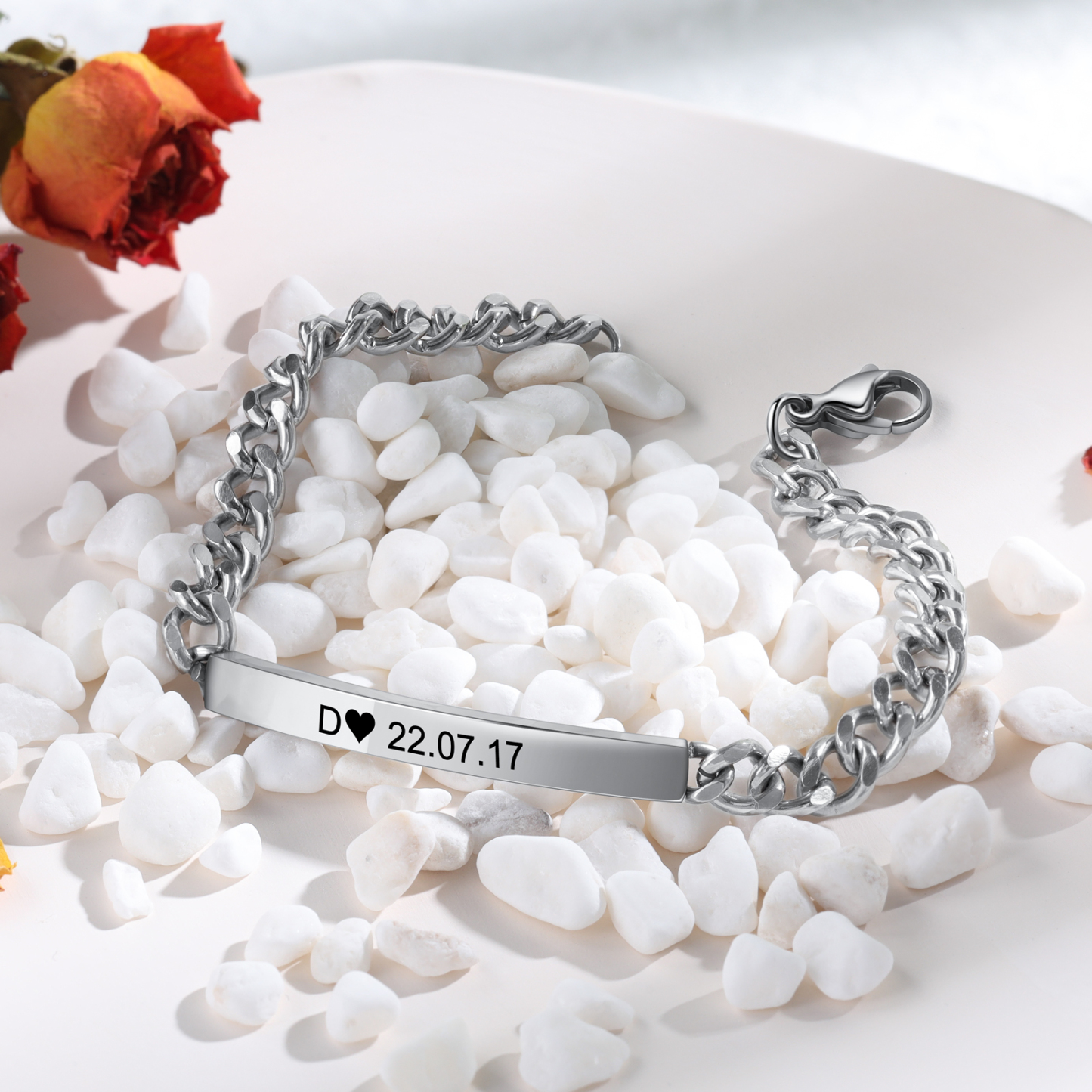 Pulsera de cadena con letra y fecha personalizados para pareja