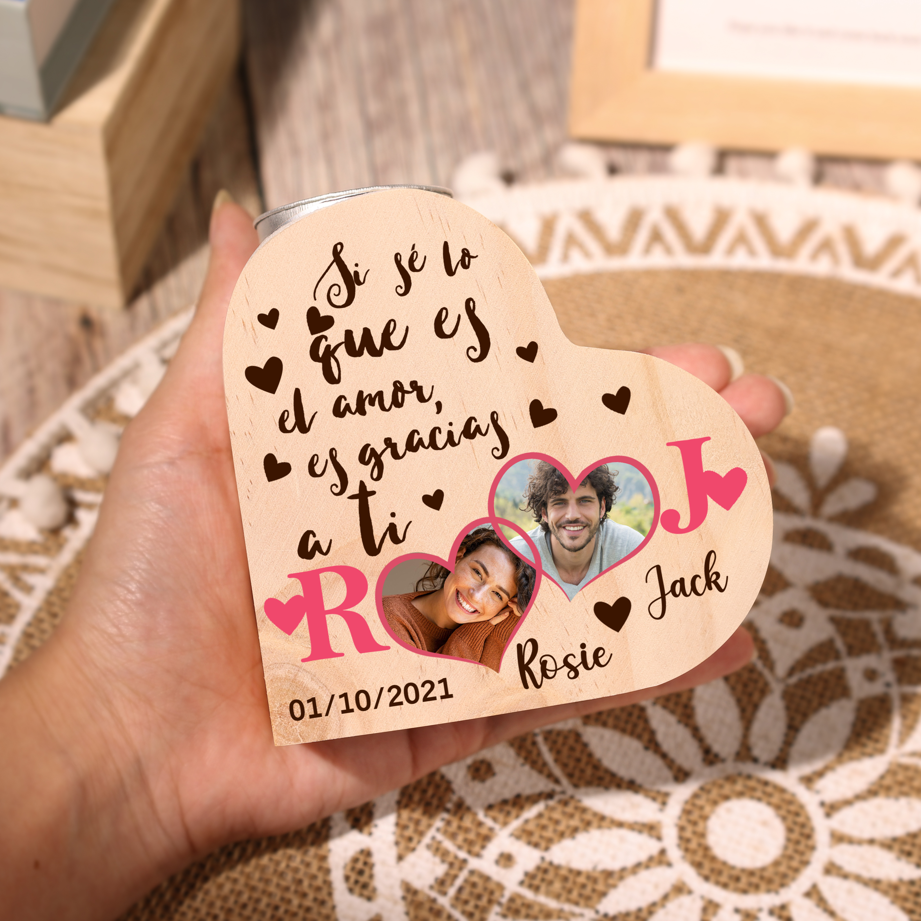 Candelero de madera para pareja con 2 fotos sin vela personalizado con 2 nombres, 2 letras y fecha-Jessemade ES