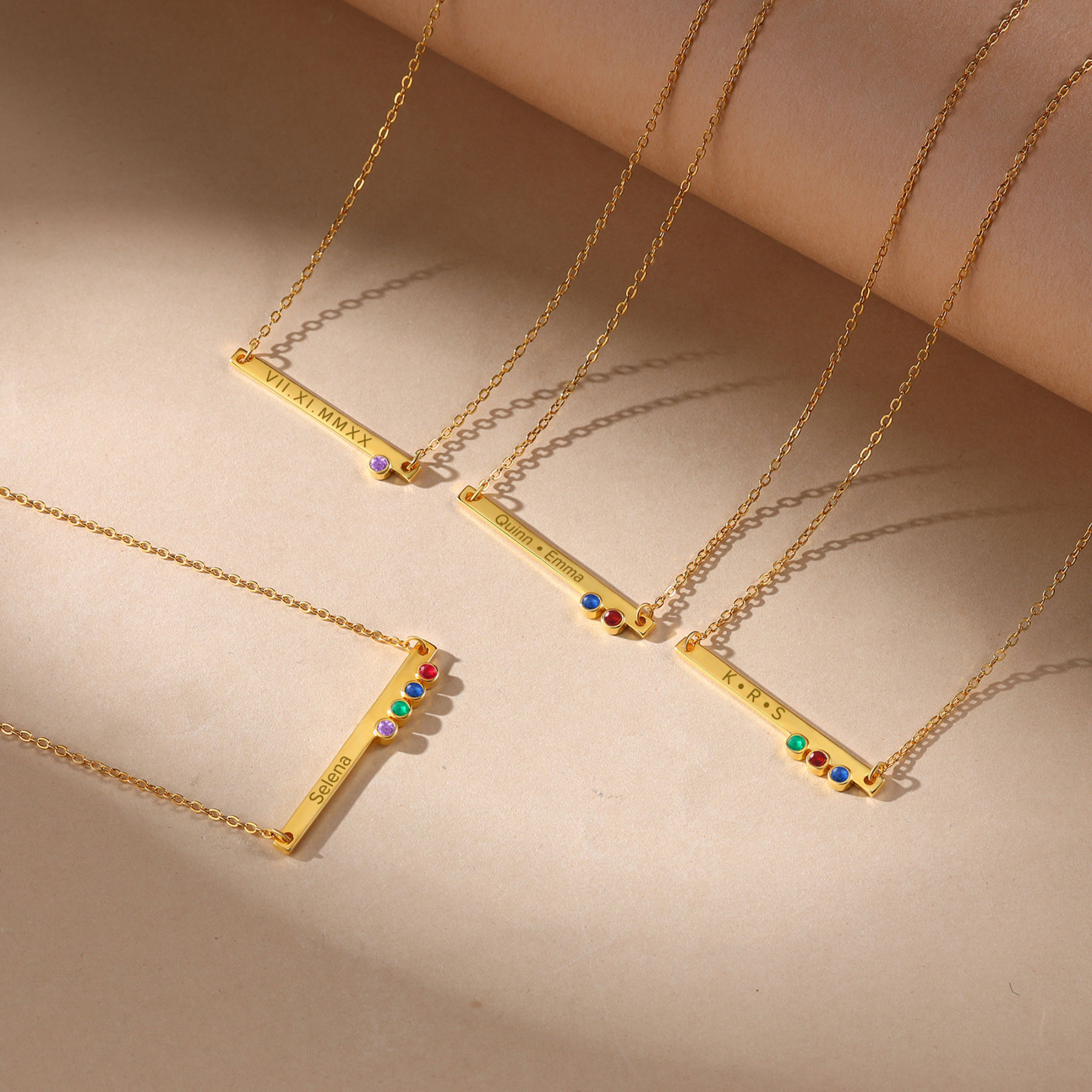 Collar con colgante de placa con 1-4 piedras de nacimiento personalizadas con texto-Jessemade ES