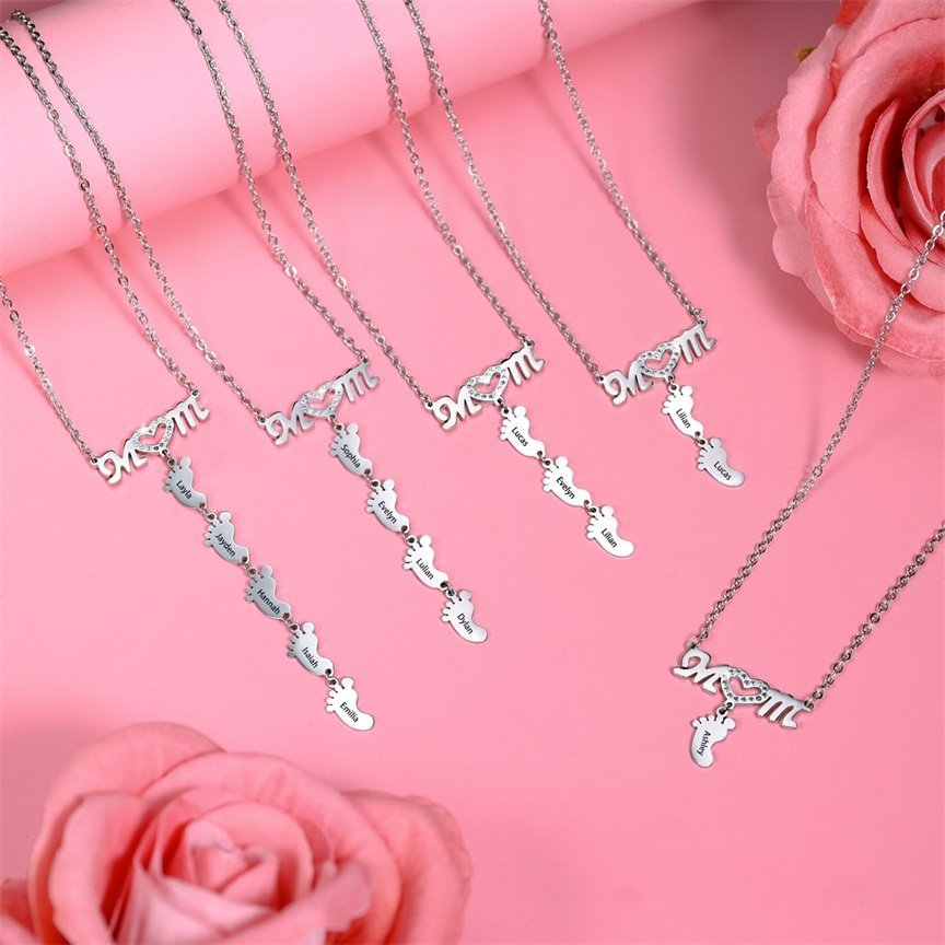 Collar "MoM" con colgante de huellas personalizadas con 4 nombres-Jessemade ES