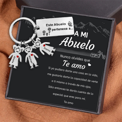 A mi abuelo - Llavero con 3 nombres personalizados de miembros de la familia grabados en muñecos del género correspondiente