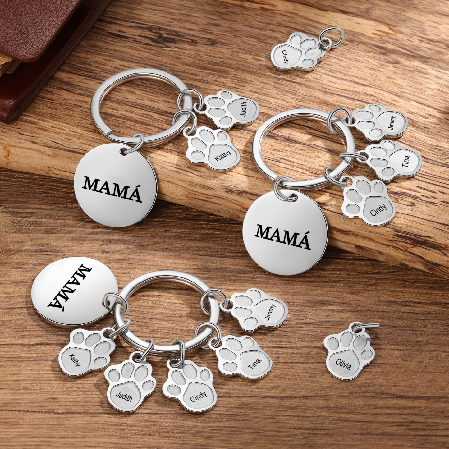 A mi familia - Llavero con 5 nombres personalizados en patas con texto-Jessemade ES
