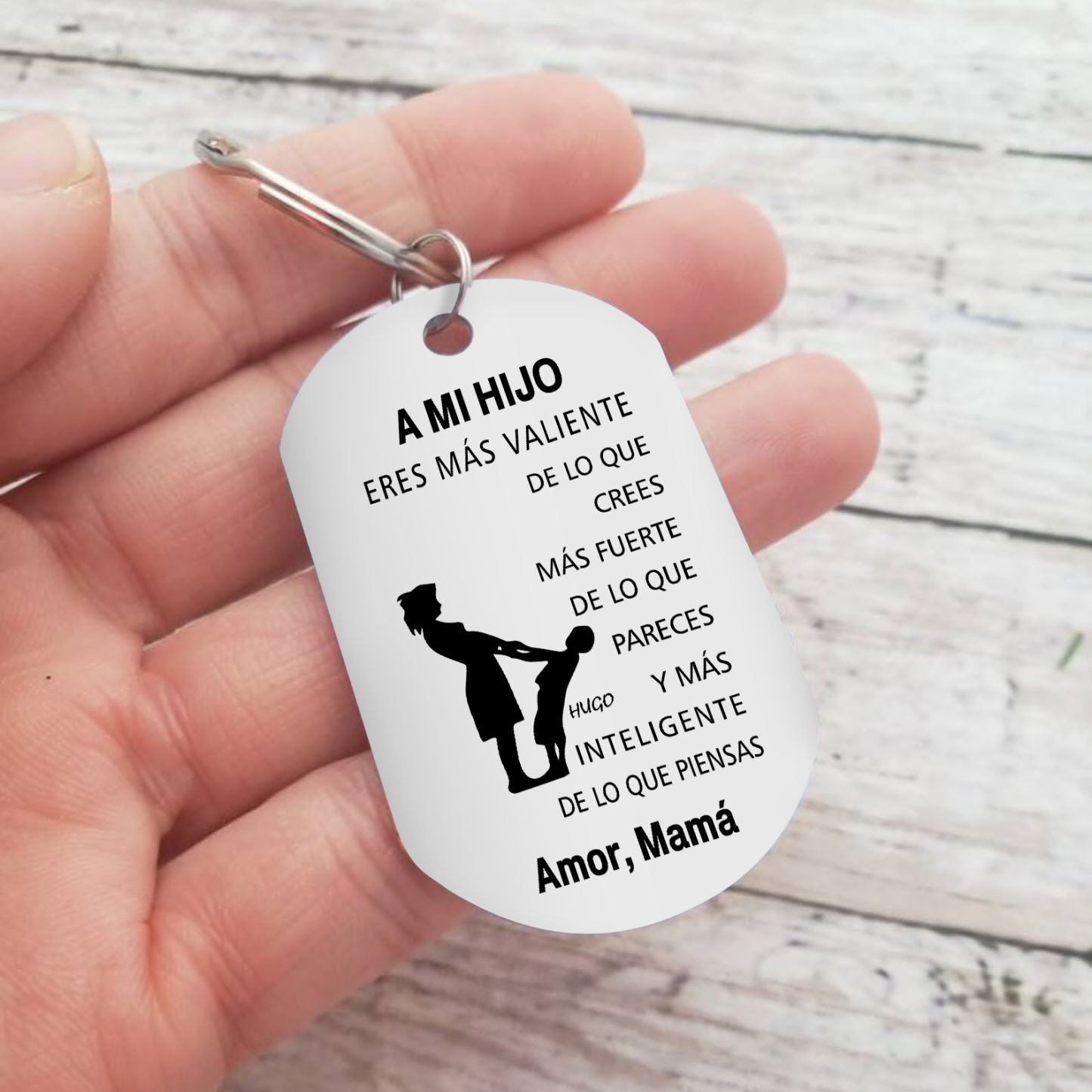A mi hijo-Llavero de placa "Eres más valiente de lo que crees" de mamá personalizado con 1 nombre-Jessemade ES